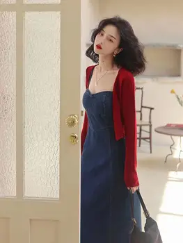 2023, Ранна пролет, новият френски червена жилетка от две части, лесна луксозно рокля-камизола от син деним Y2K